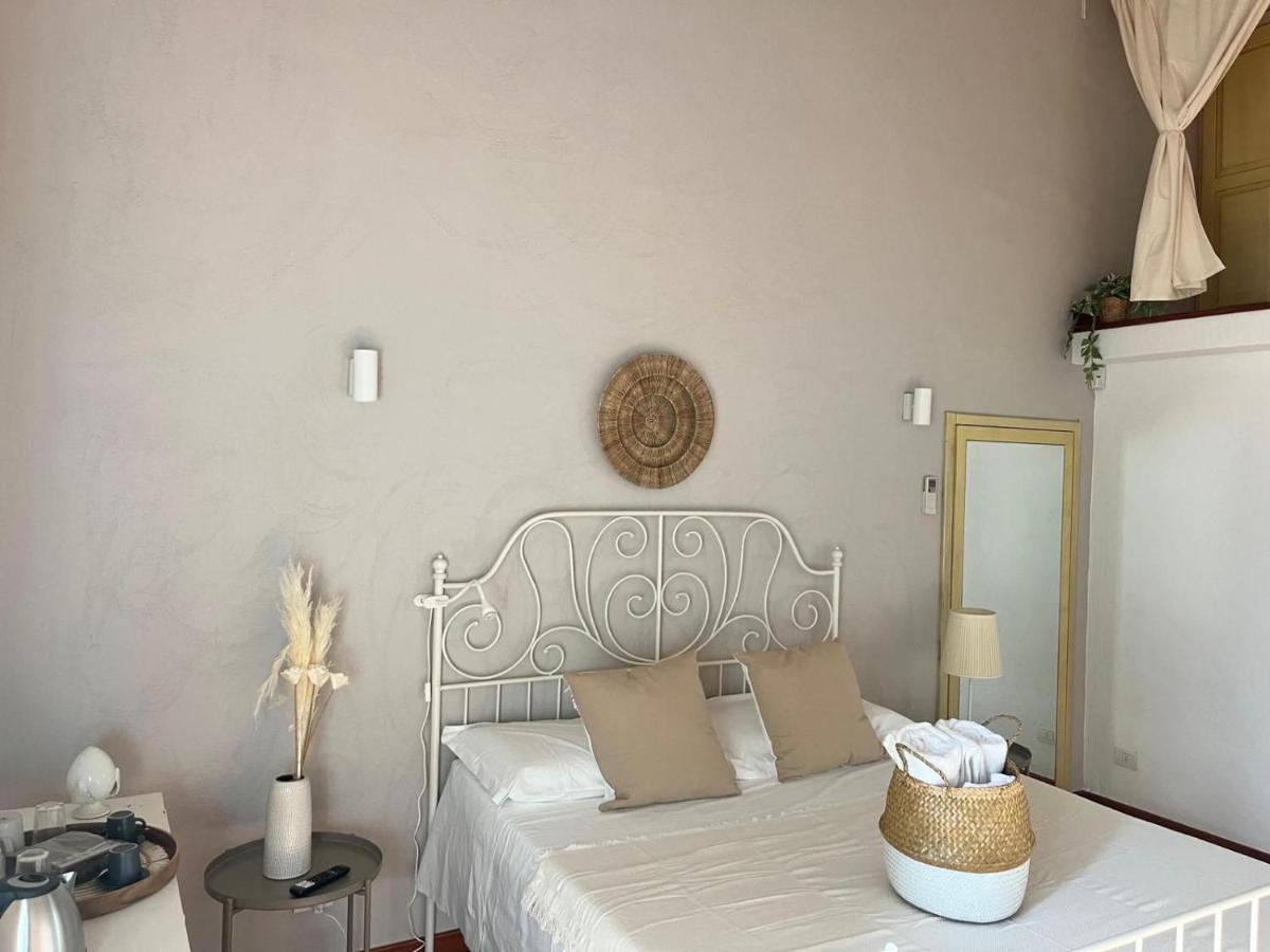 Apulia Journey - Manzoni 11 Hotel Bari Buitenkant foto