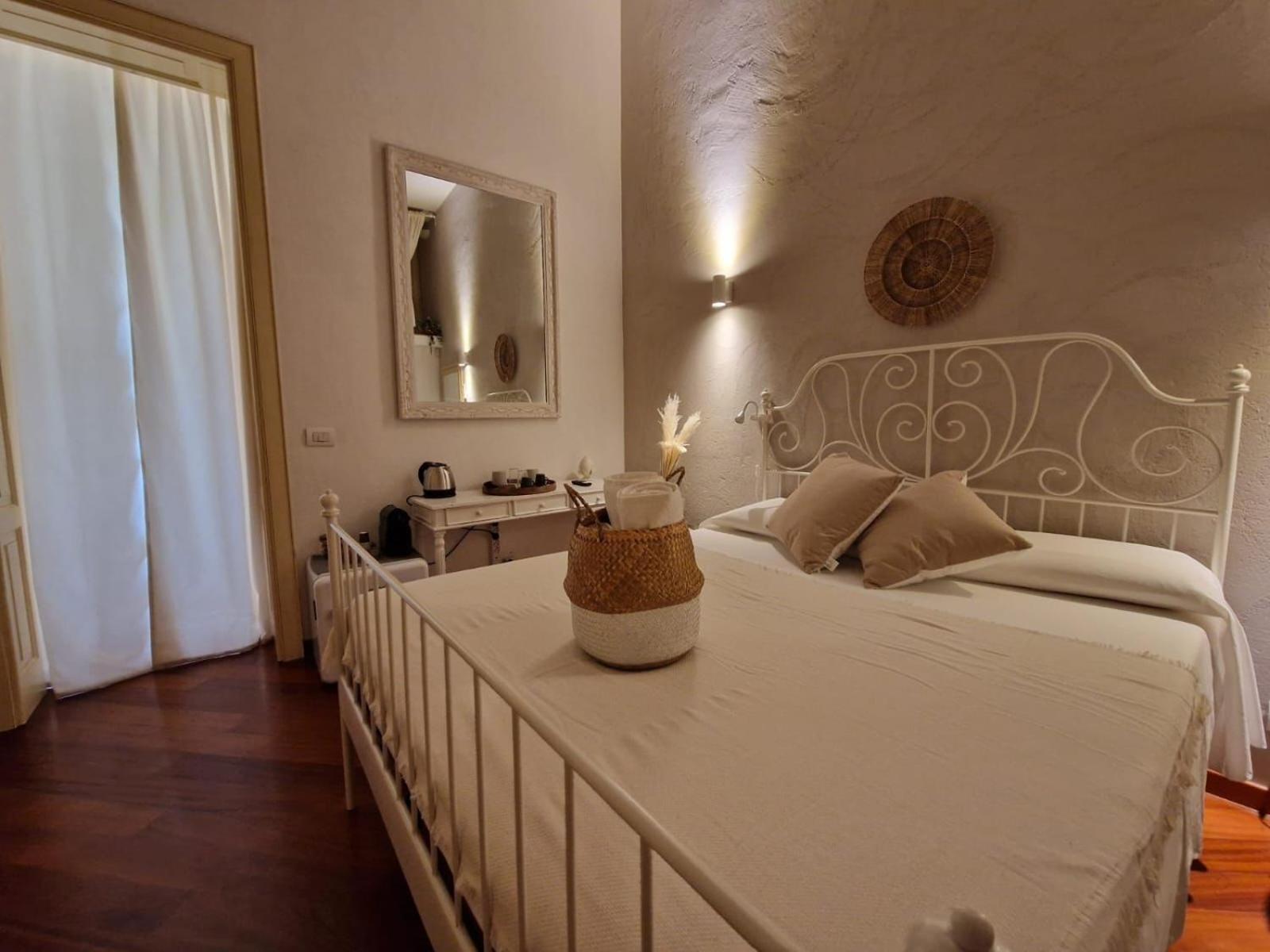 Apulia Journey - Manzoni 11 Hotel Bari Buitenkant foto