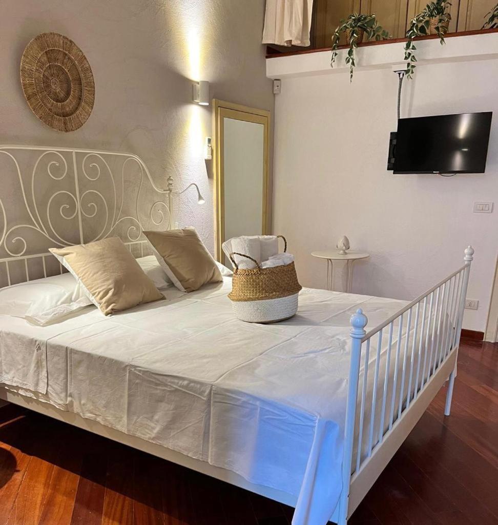 Apulia Journey - Manzoni 11 Hotel Bari Buitenkant foto